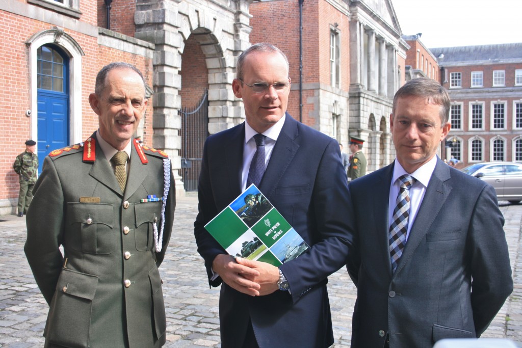 White Paper - Minister Simon Coveney, Lt Gen Conor O'Boyle & Maurice Quinn (IMG5133 JL)