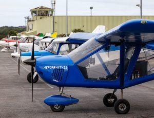 A line-up of some of the attendees lead by Aeroprakt-22 EI-EHF. Frank Grealish.